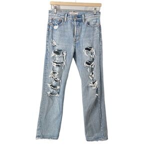 Levi’s wedgie straight light wash distressed front and back 100% cotton sz 26